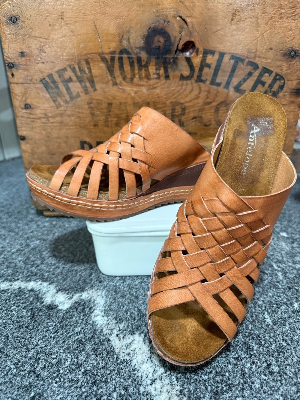Women’s Antelope Paley Wedge Leather Sandals Size EU 40 /  US9